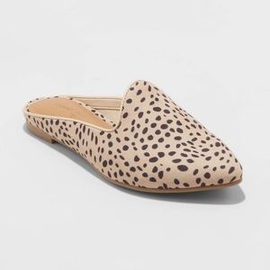 NEW Universal Tread Dalmatian Print Mules